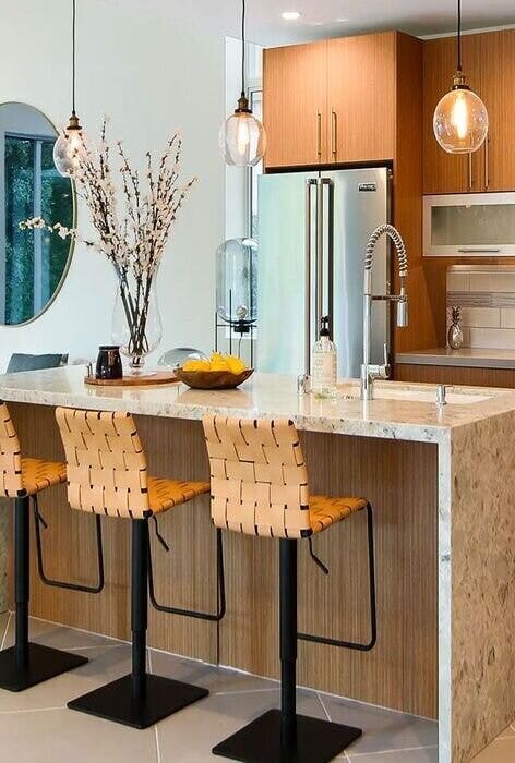 Timeless kitchen remodeling with a blend of traditional and modern elements